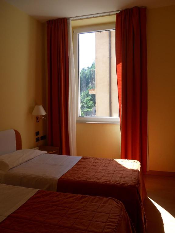 Albergo Italia อูร์บีโน ห้อง รูปภาพ