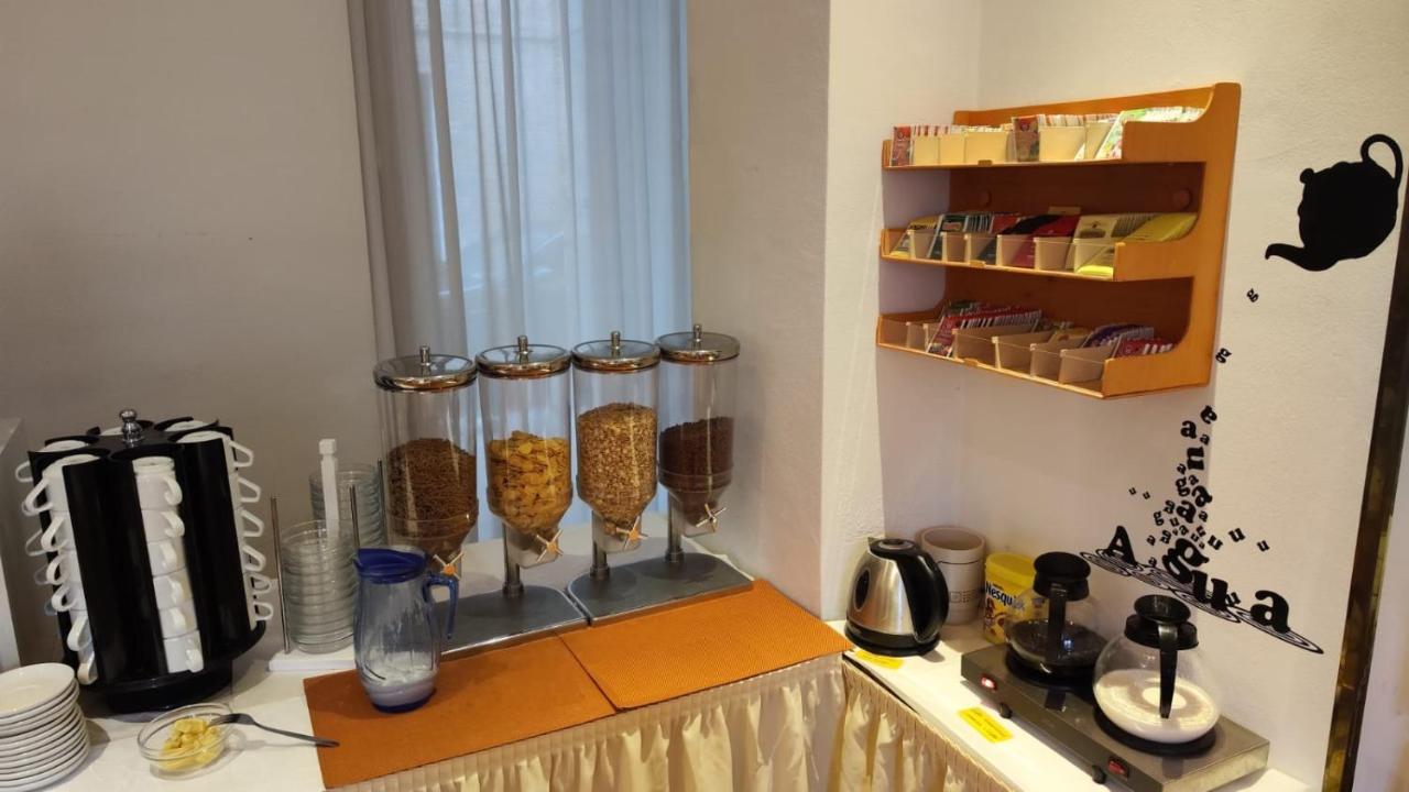 Albergo Italia อูร์บีโน ภายนอก รูปภาพ