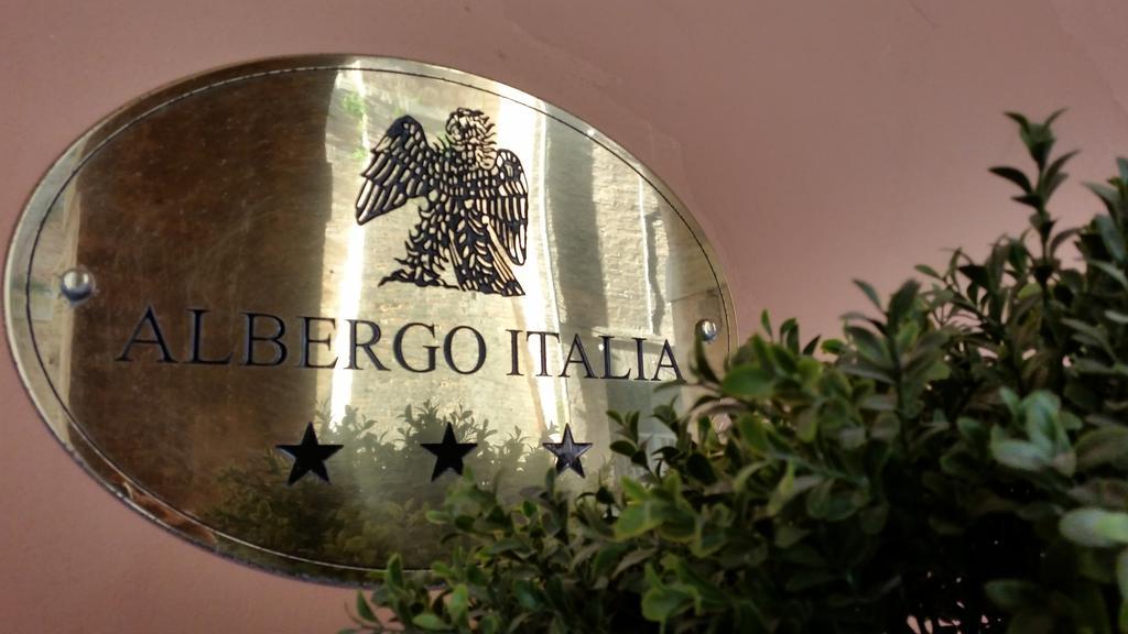 Albergo Italia อูร์บีโน ภายนอก รูปภาพ