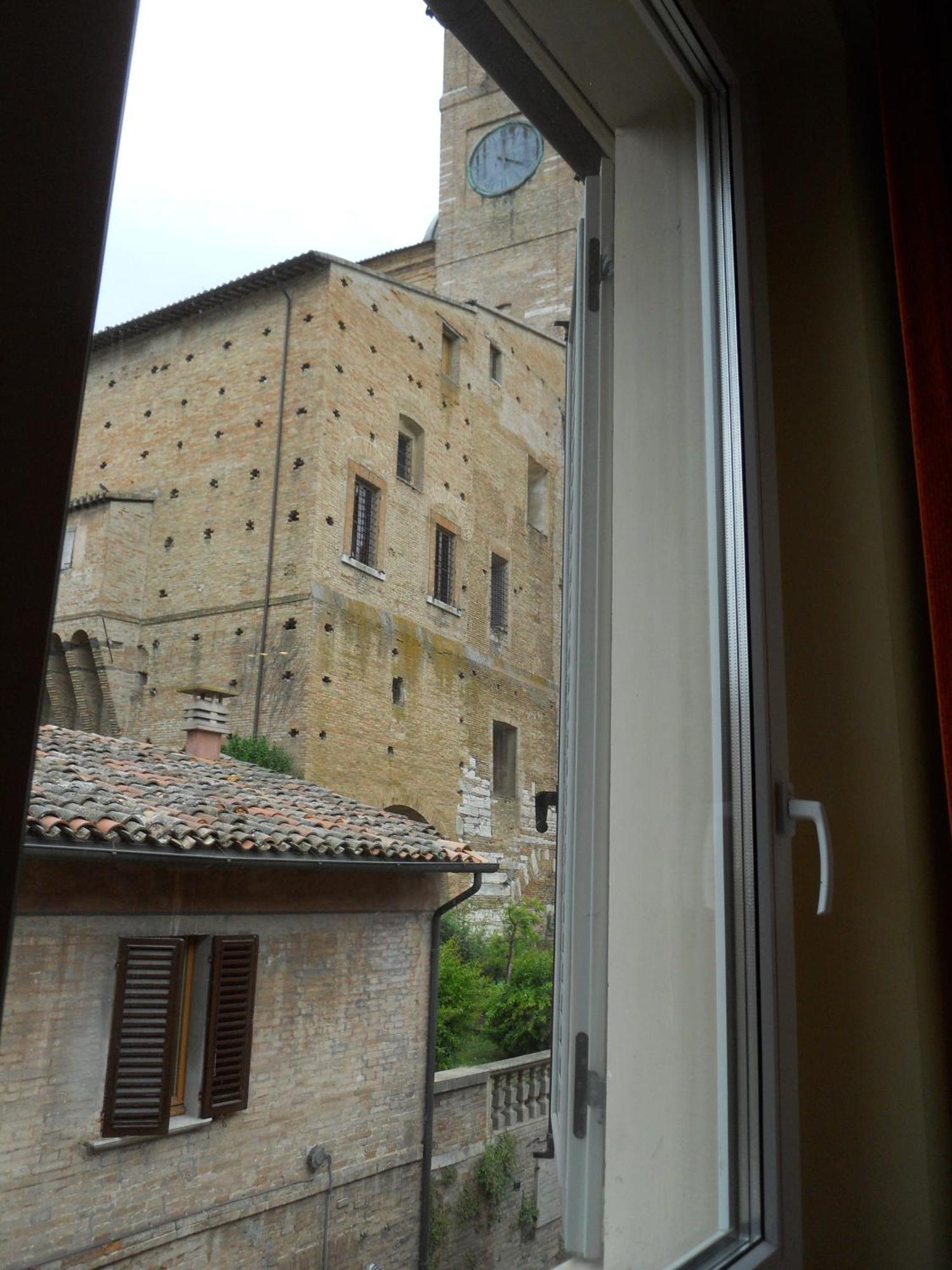 Albergo Italia อูร์บีโน ภายนอก รูปภาพ