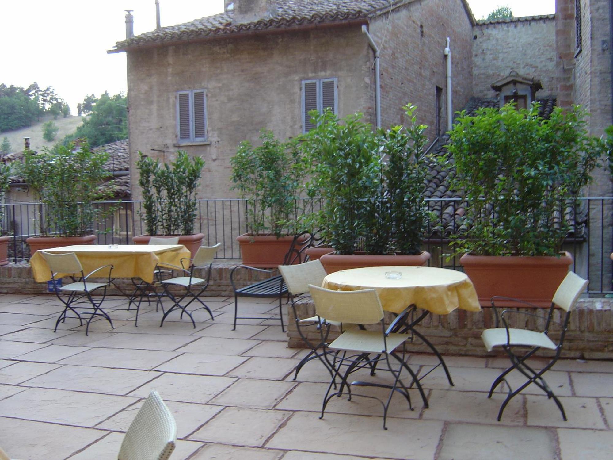 Albergo Italia อูร์บีโน ภายนอก รูปภาพ