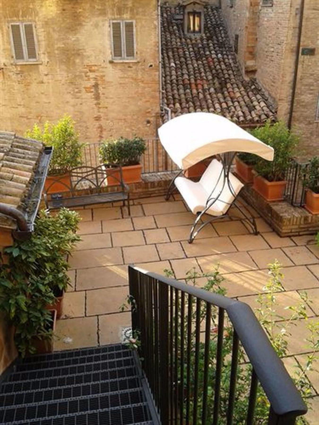 Albergo Italia อูร์บีโน ภายนอก รูปภาพ