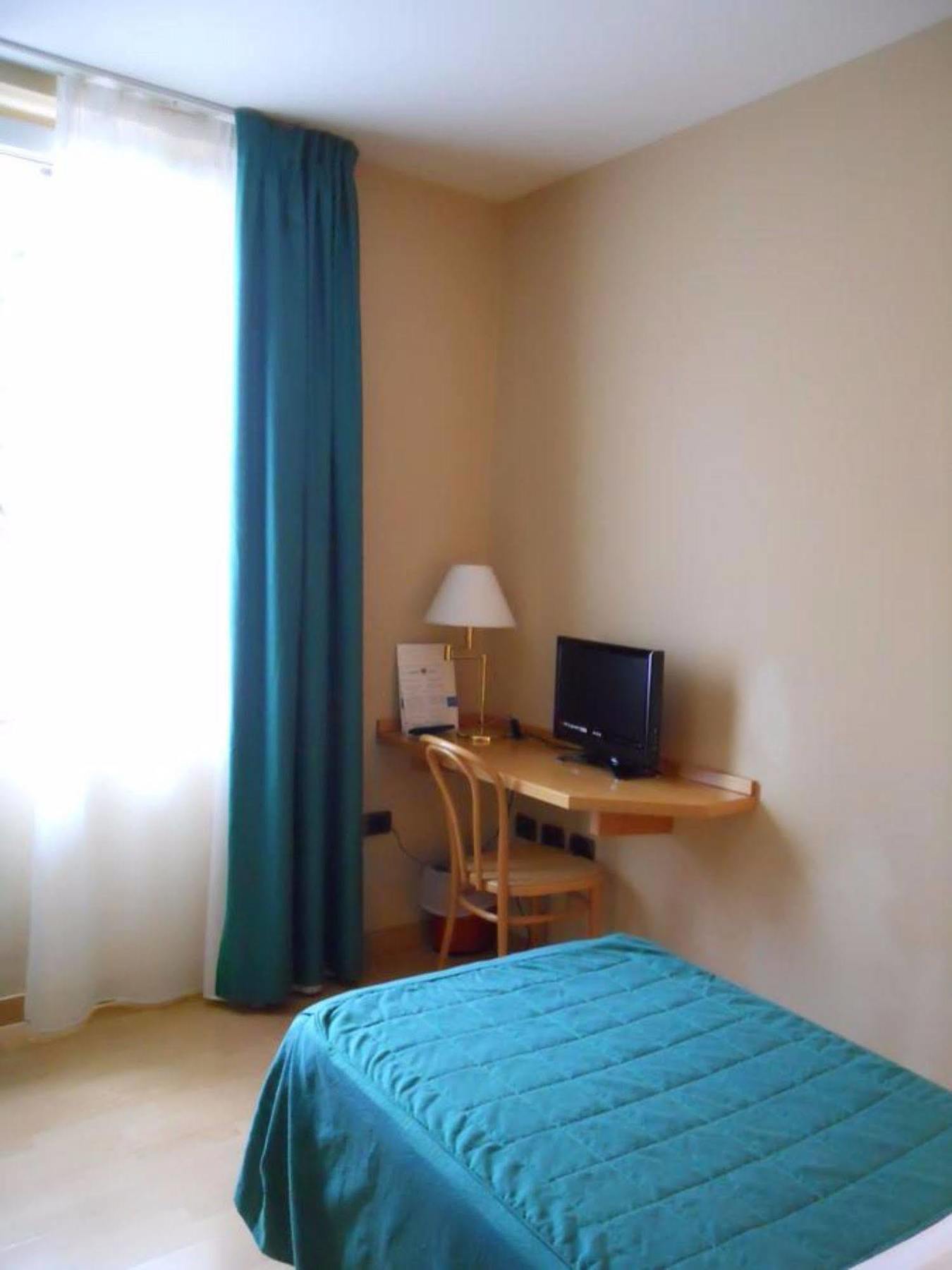 Albergo Italia อูร์บีโน ภายนอก รูปภาพ